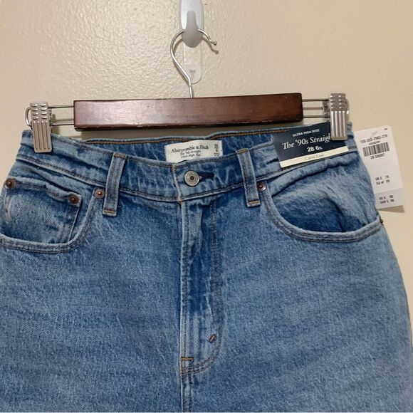 Abercrombie & Fitch The 90s Straight Ultra High Rise Jeans size 28 short - Picture 2 of 7